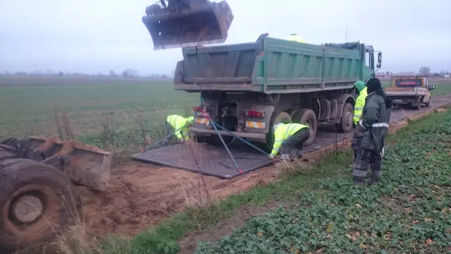 Transport wywrotkami i sprzedaż kruszyw